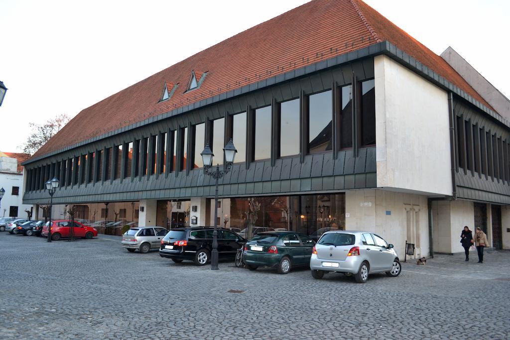 Hotel Konferencia Gyor Exterior photo